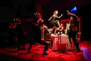 The Red Shoes (photo: Manuel Harlan)